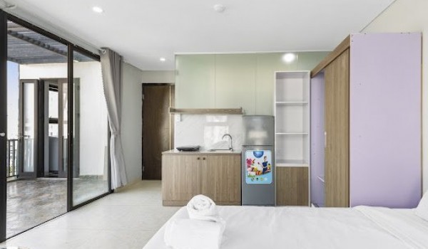 미케해변, 용다리 가운데 월룸