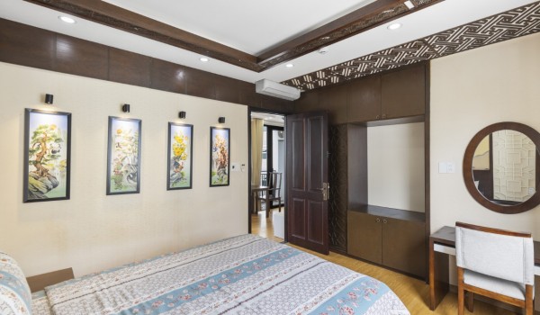 쯔엉띤응에 넓은 1 베드룸 / 발코니 2개